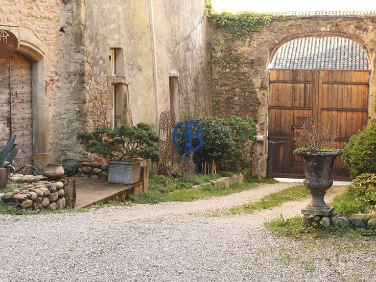 Propriété La Côte-Saint-André - 8 chambres - 638m²