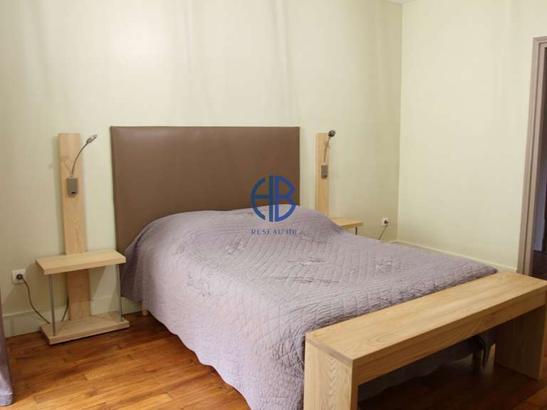 Propriété La Côte-Saint-André - 8 chambres - 638m²