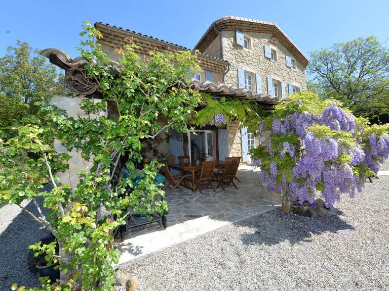 Unusual property La Coucourde - 380m²