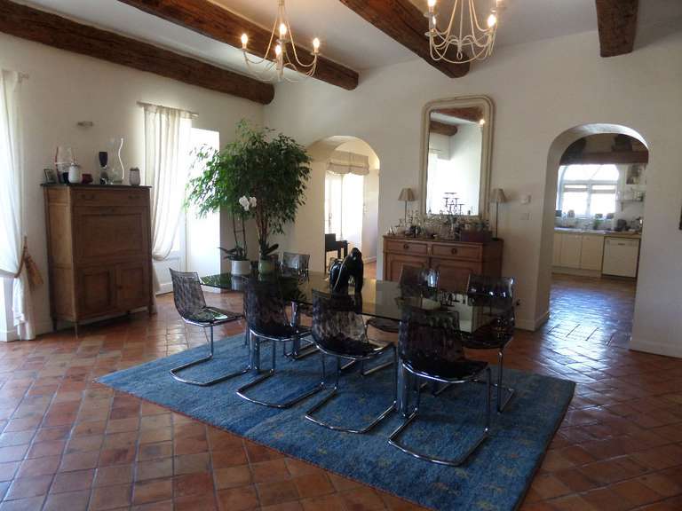 Unusual property La Coucourde - 380m²