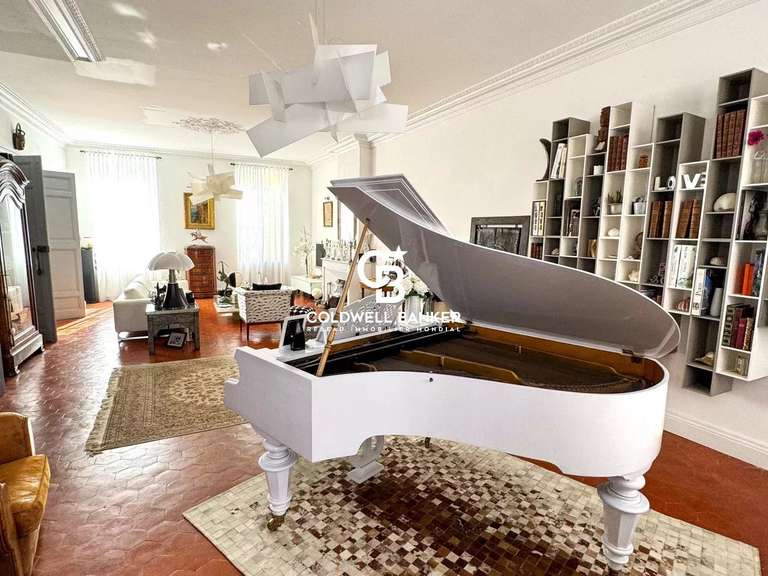 Appartement La Crau - 4 chambres - 253m²