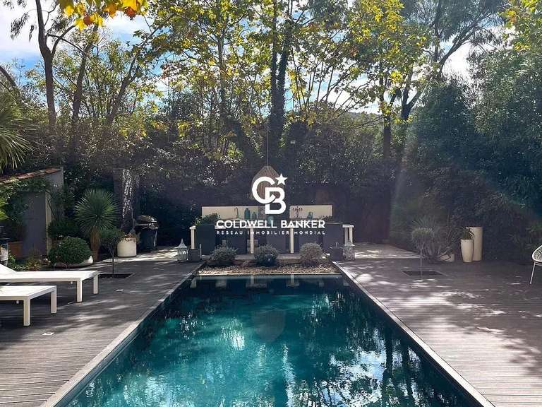 Appartement La Crau - 4 chambres - 253m²