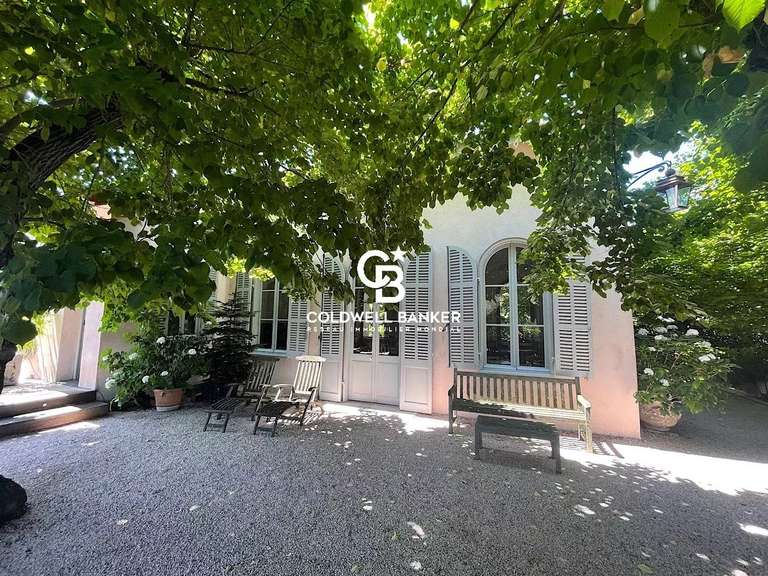 Maison La Crau - 5 chambres - 393m²