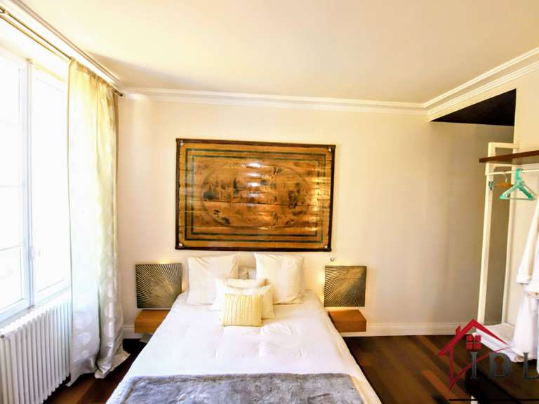 Maison La Crau - 10 chambres - 360m²