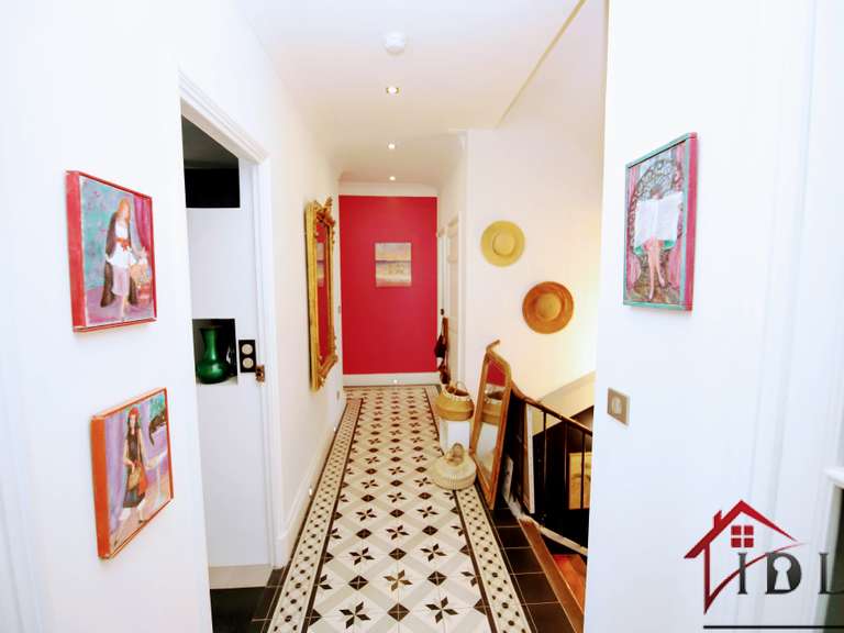 Maison La Crau - 10 chambres - 360m²