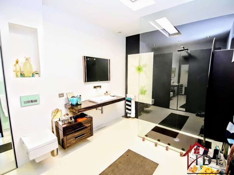 Maison La Crau - 10 chambres - 360m²