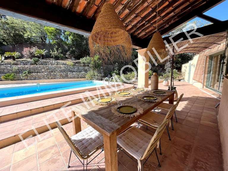 Maison La Croix-Valmer - 5 chambres - 163m²