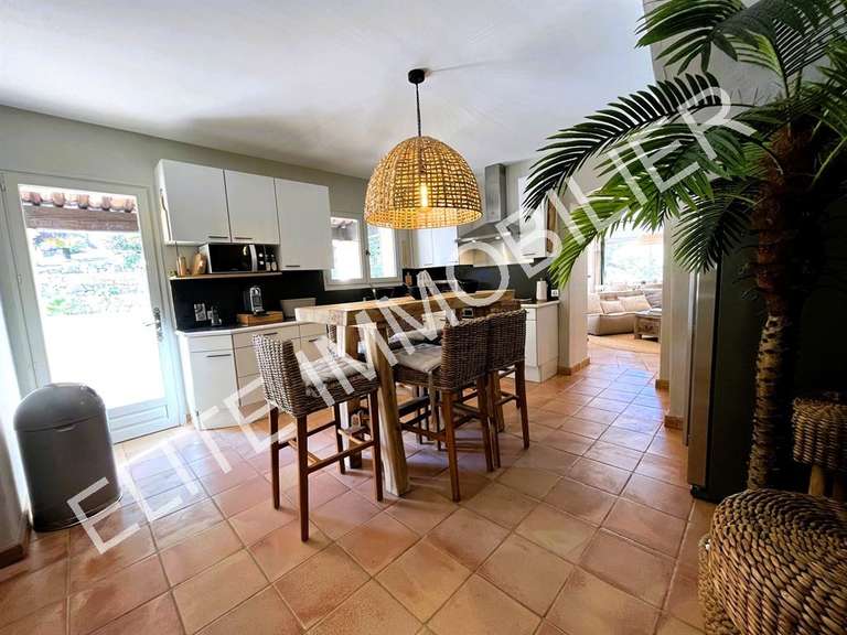 Maison La Croix-Valmer - 5 chambres - 163m²