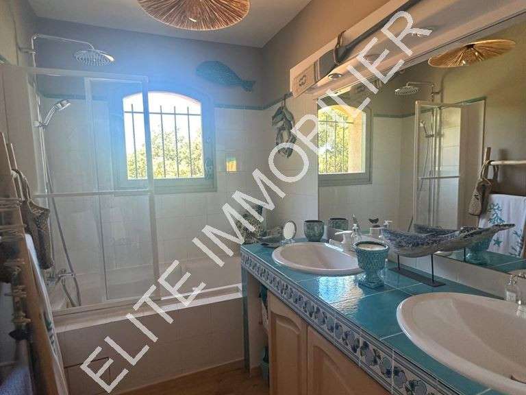 Maison La Croix-Valmer - 5 chambres - 163m²