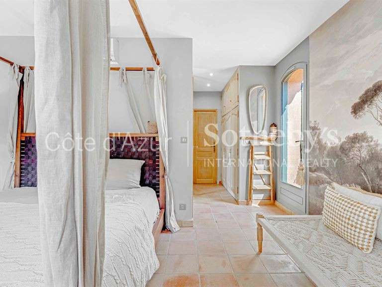 Maison La Croix-Valmer - 5 chambres - 185m²