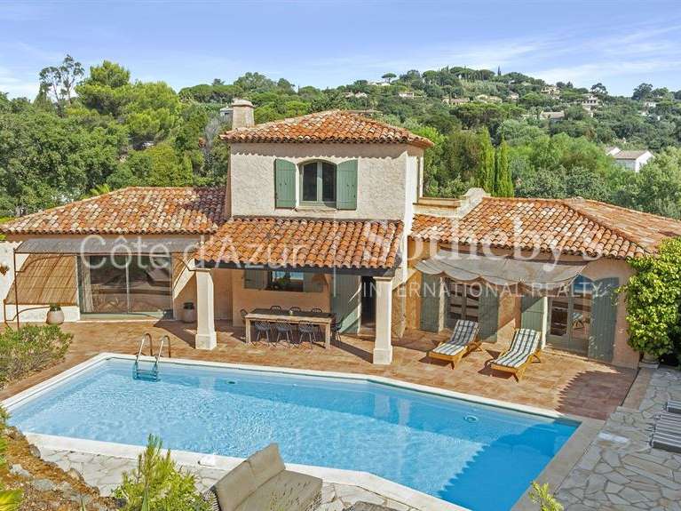 Maison La Croix-Valmer - 5 chambres - 185m²