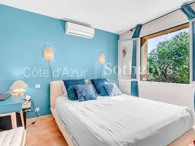 Maison La Croix-Valmer - 5 chambres - 185m²