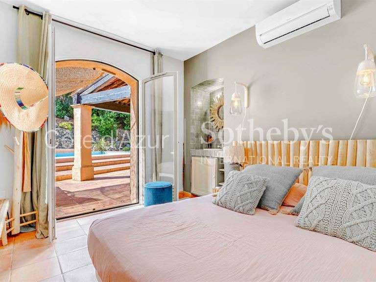 Maison La Croix-Valmer - 5 chambres - 185m²