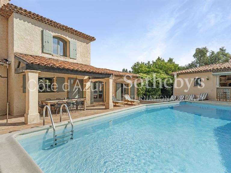 Maison La Croix-Valmer - 5 chambres - 185m²