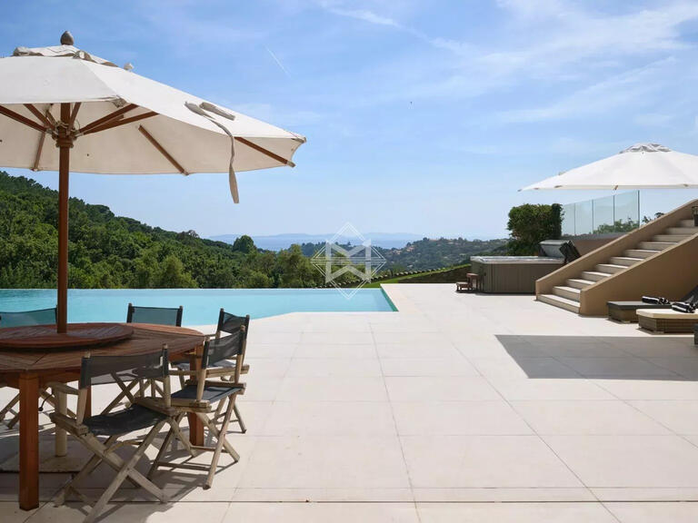 Propriété La Croix-Valmer - 5 chambres - 370m²