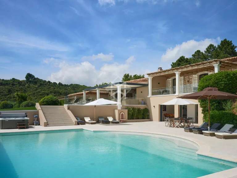 Propriété La Croix-Valmer - 5 chambres - 370m²