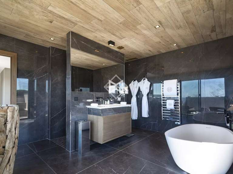 Propriété La Croix-Valmer - 28 chambres - 2248m²