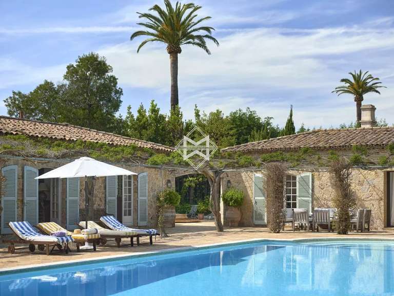 Propriété La Croix-Valmer - 5 chambres - 350m²