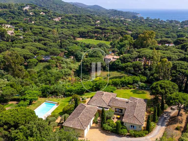 Propriété La Croix-Valmer - 6 chambres - 300m²