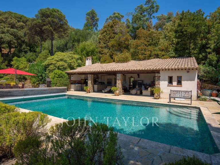 Propriété La Croix-Valmer - 10 chambres - 400m²