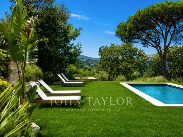 Propriété La Croix-Valmer - 5 chambres - 194m²