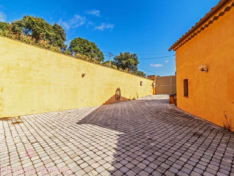 Villa La Croix-Valmer - 4 bedrooms - 132m²