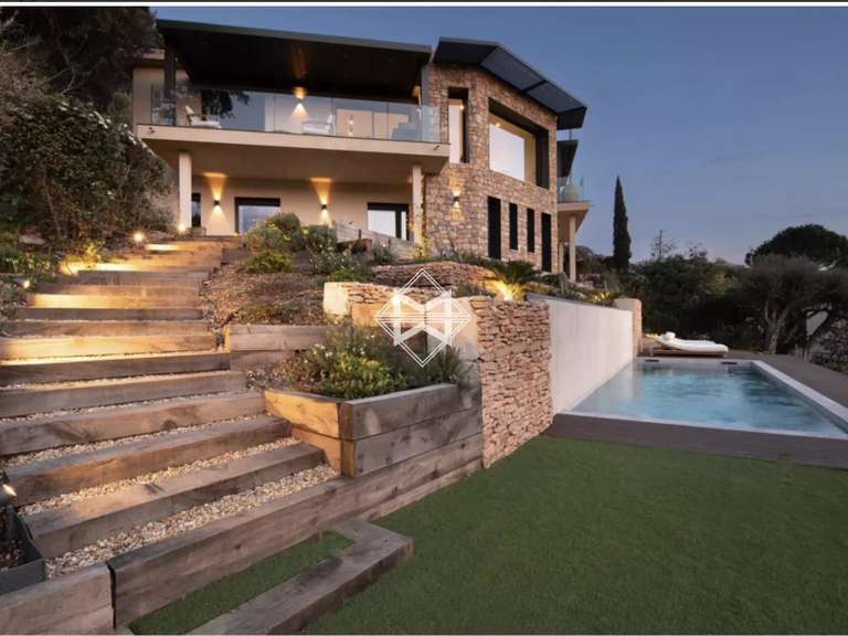 Villa with Sea view La Croix-Valmer - 4 bedrooms - 178m²