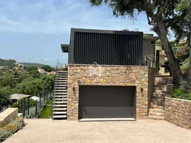 Villa with Sea view La Croix-Valmer - 4 bedrooms - 178m²