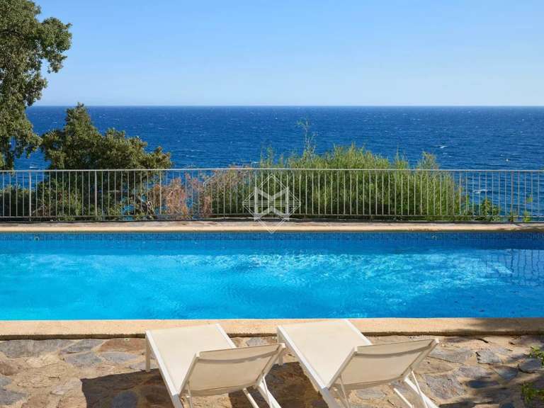 Villa La Croix-Valmer - 8 chambres - 200m²