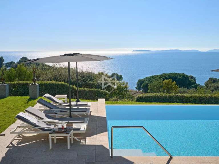 Villa La Croix-Valmer - 7 bedrooms - 350m²