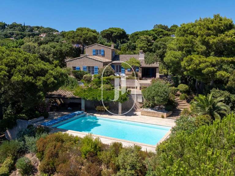 Villa La Croix-Valmer - 4 bedrooms - 140m²