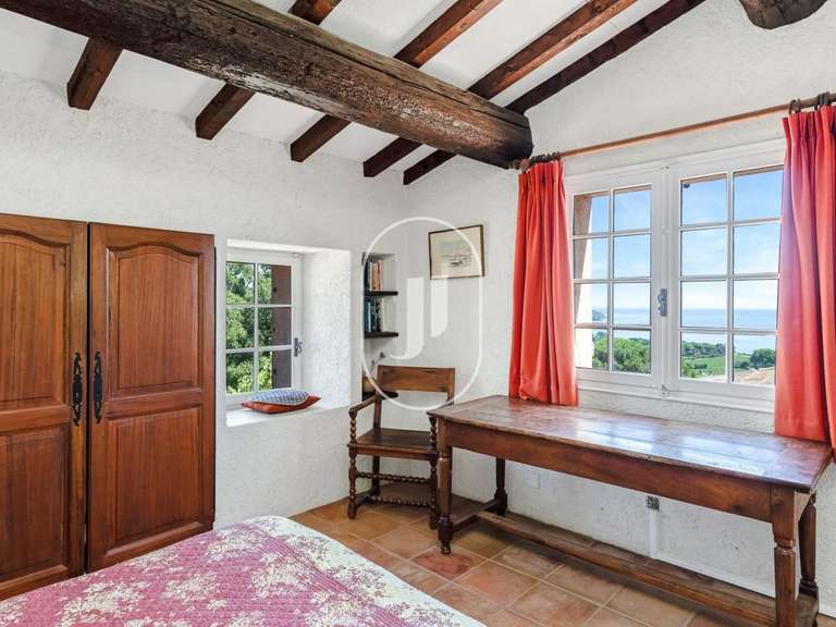 Villa La Croix-Valmer - 4 bedrooms - 140m²