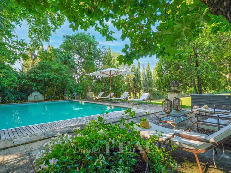 Maison La Fare-les-Oliviers - 9 chambres - 400m²