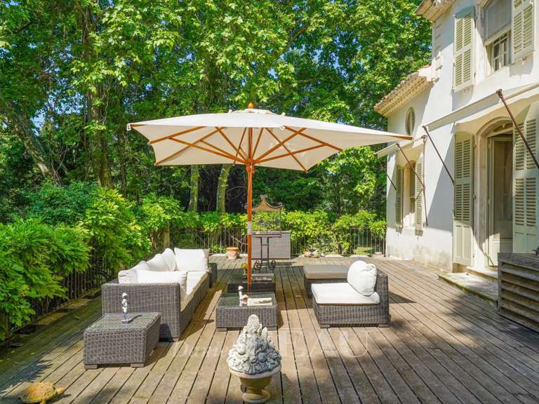 Maison La Fare-les-Oliviers - 9 chambres - 400m²