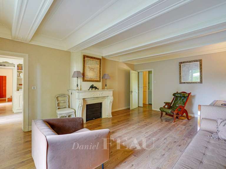 Maison La Fare-les-Oliviers - 9 chambres - 400m²