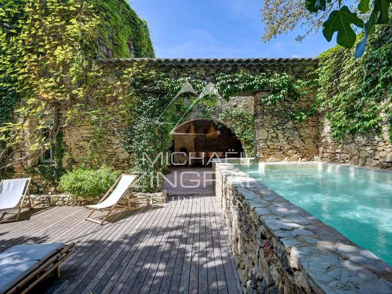 Maison La Fare-les-Oliviers - 9 chambres - 500m²