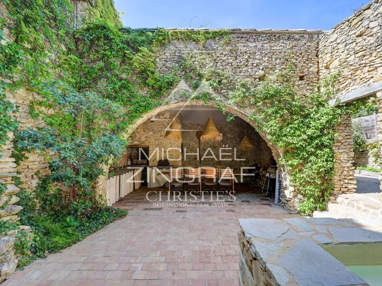 Maison La Fare-les-Oliviers - 9 chambres - 500m²