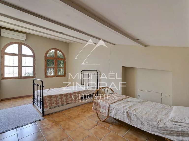 Maison La Fare-les-Oliviers - 9 chambres - 500m²