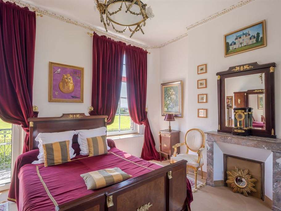 Castle La Ferrière-sur-Risle