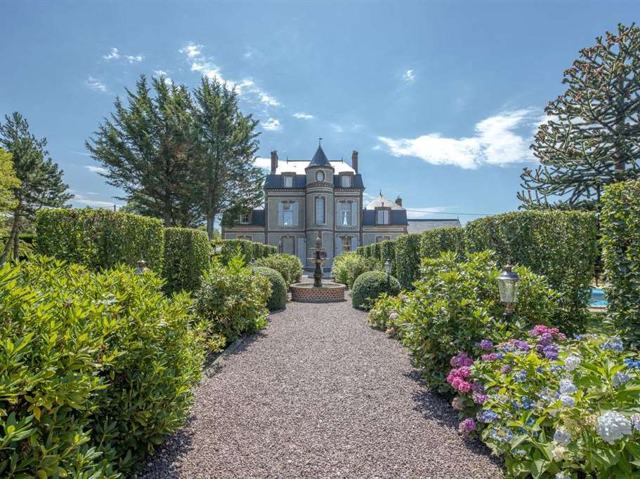 Castle La Ferrière-sur-Risle