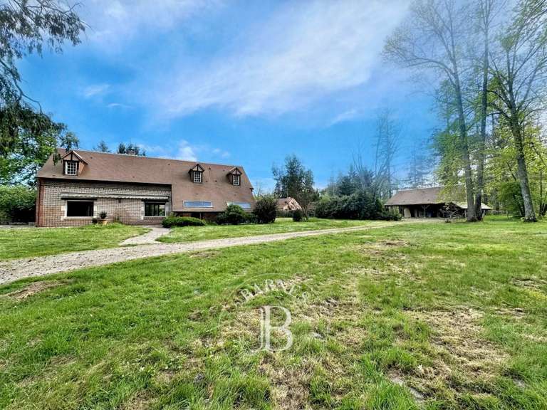 Propriété La Ferté-Saint-Aubin - 4 chambres - 236m²