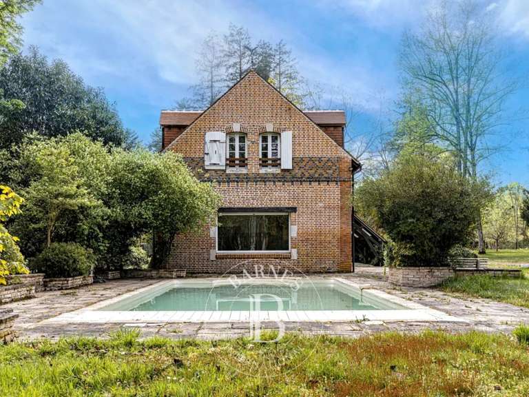 Propriété La Ferté-Saint-Aubin - 4 chambres - 236m²