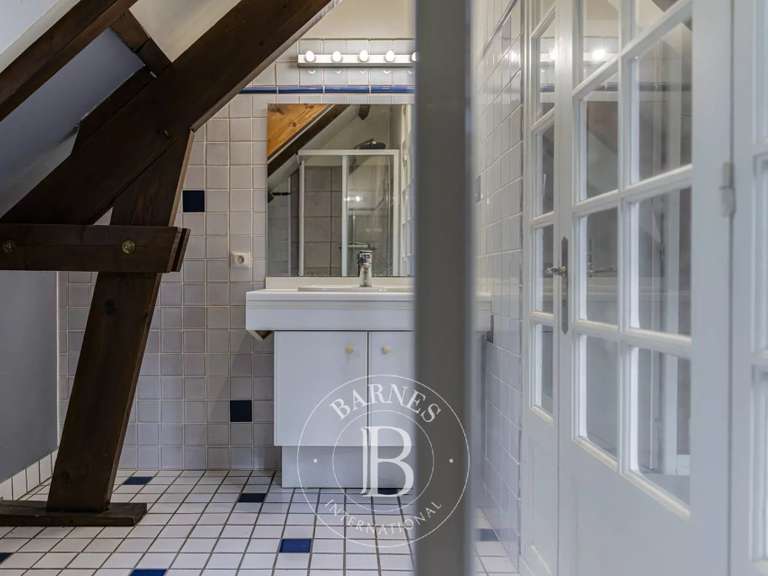 Propriété La Ferté-Saint-Aubin - 4 chambres - 236m²