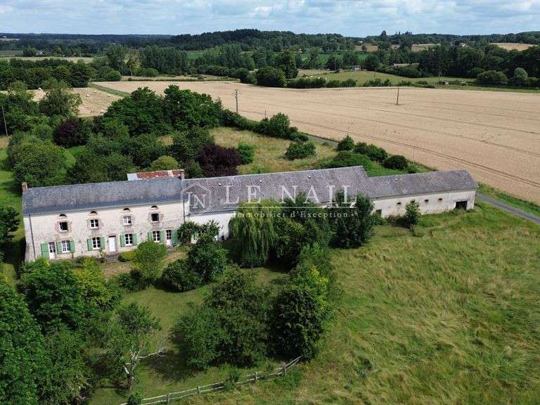 Propriété La Flèche - 6 chambres - 330m²