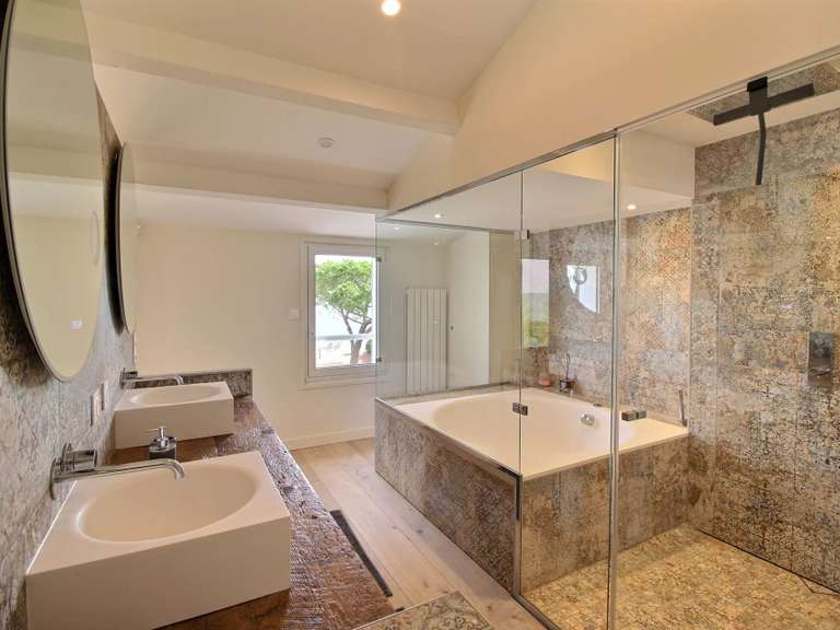 Maison La Flotte - 4 chambres - 199m²