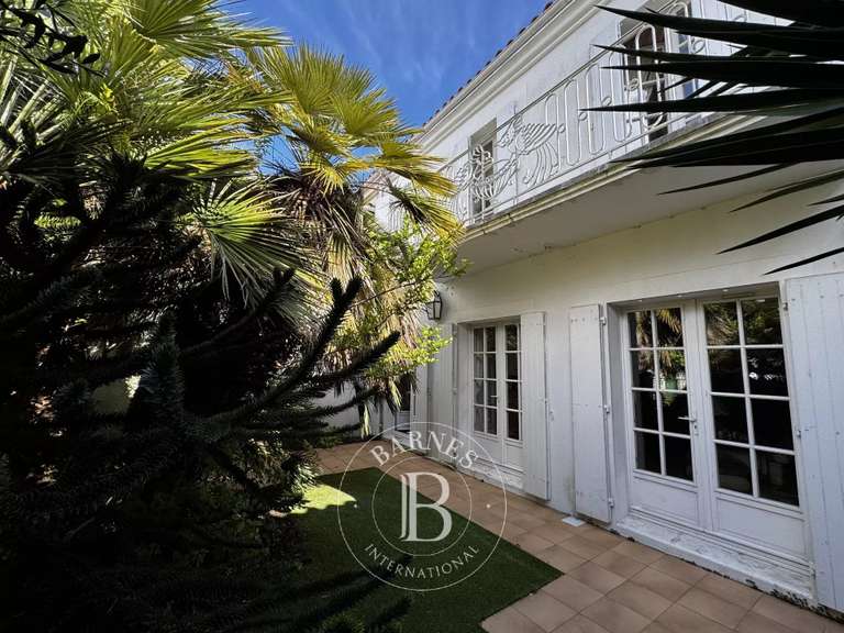 Maison La Flotte - 4 chambres - 232m²