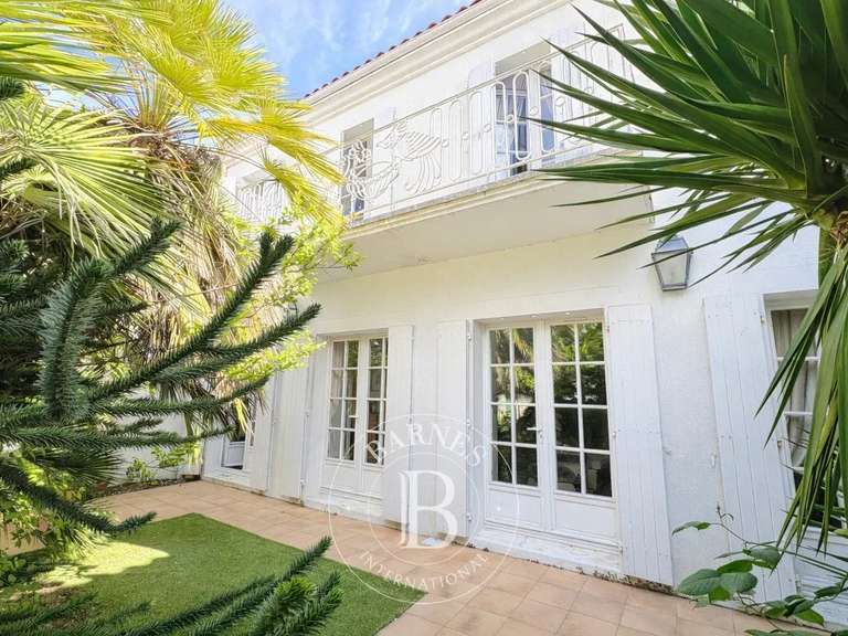 Maison La Flotte - 4 chambres - 232m²