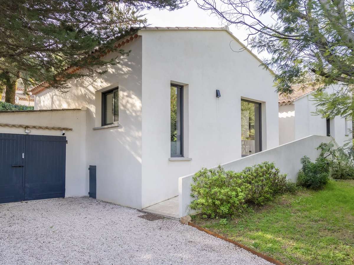 House La Garde