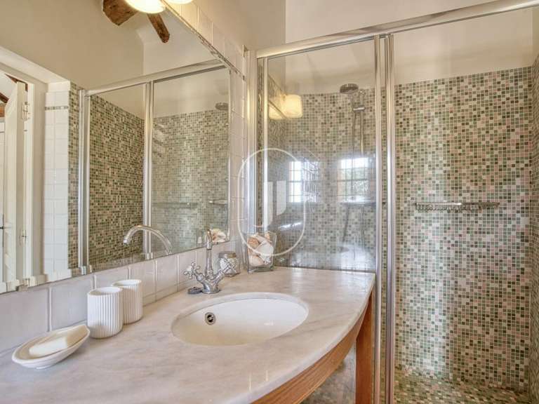 Propriété La Garde-Freinet - 4 chambres - 210m²