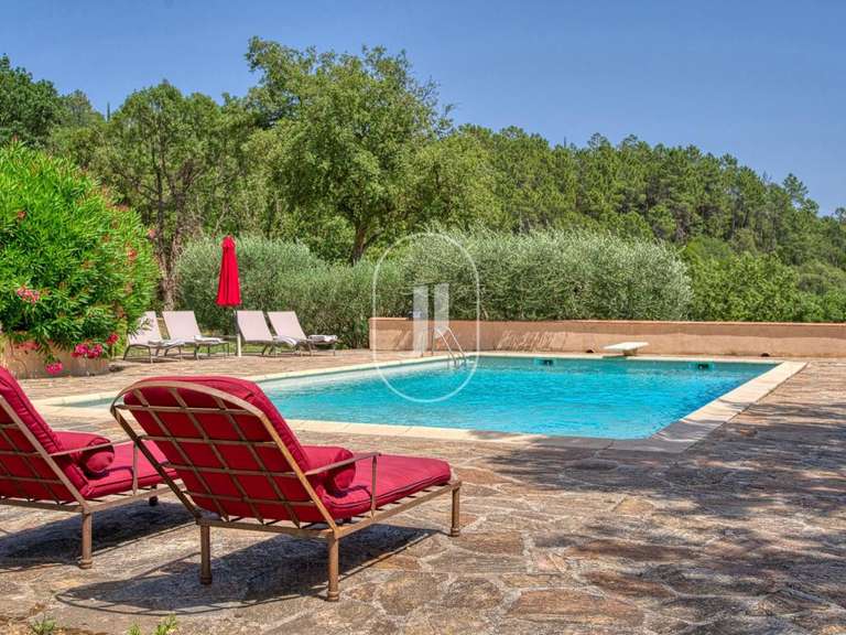 Propriété La Garde-Freinet - 4 chambres - 210m²